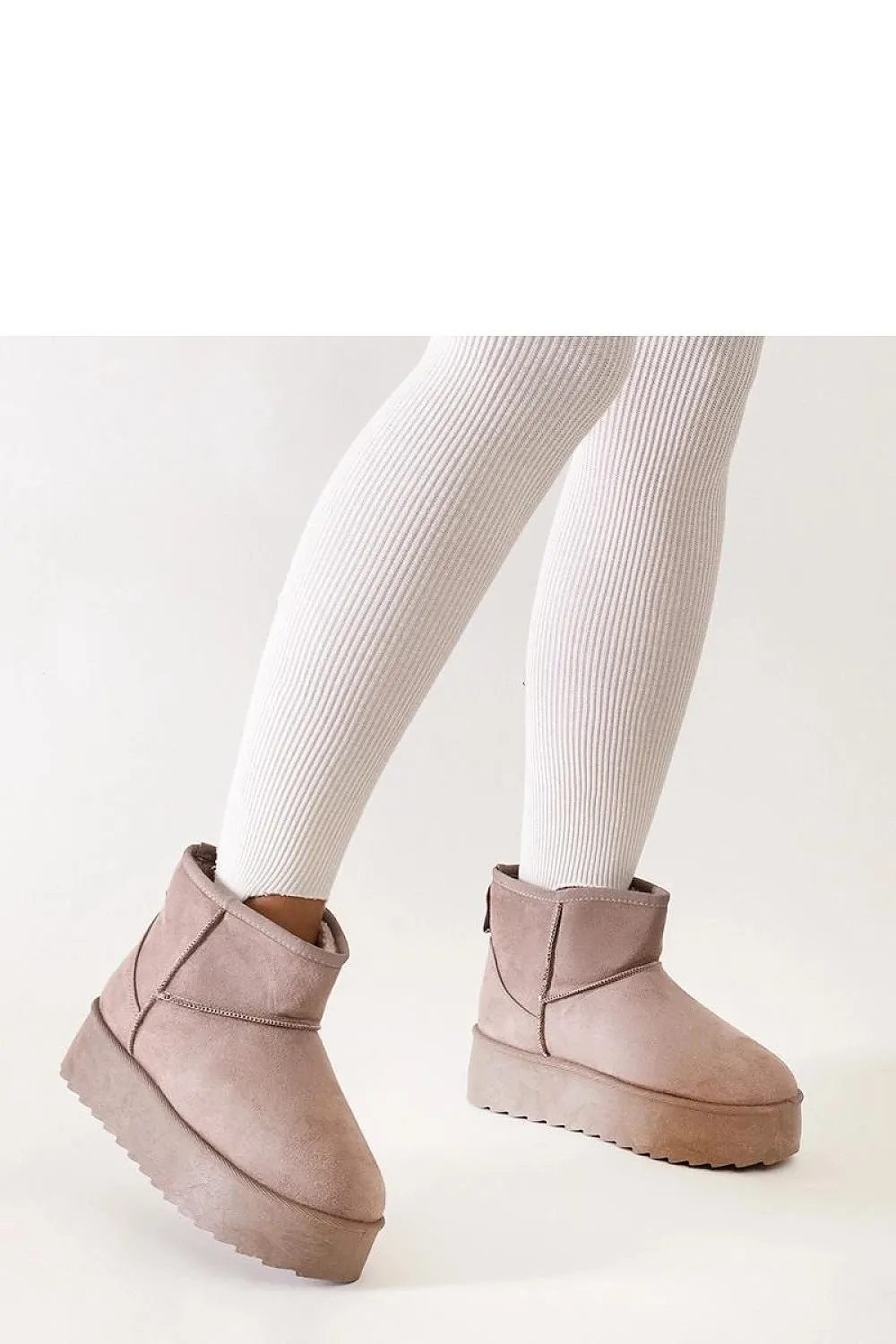 Casual snow boots on a high platform