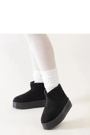 Casual snow boots on a high platform